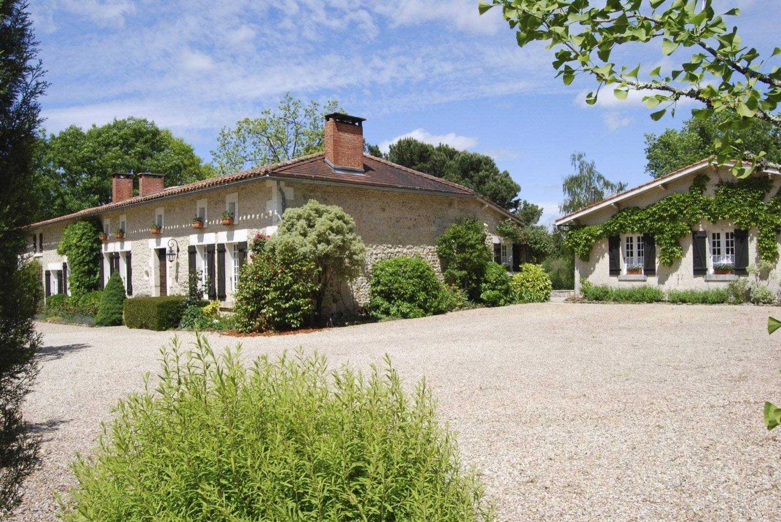 rumah dalam Brossac, Nouvelle-Aquitaine 10025569