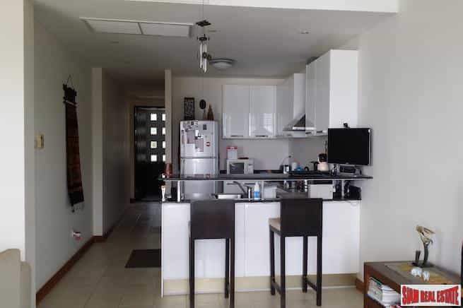 Condominium in Ban Ao Po, Phuket 10025654