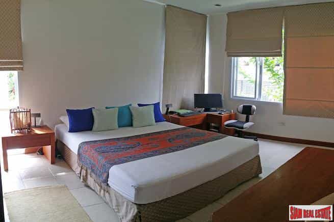 Condominium in Ao Phor, Phuket 10025654