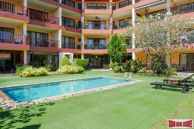 Condominium in Ban Nai Han, Phuket 10025666