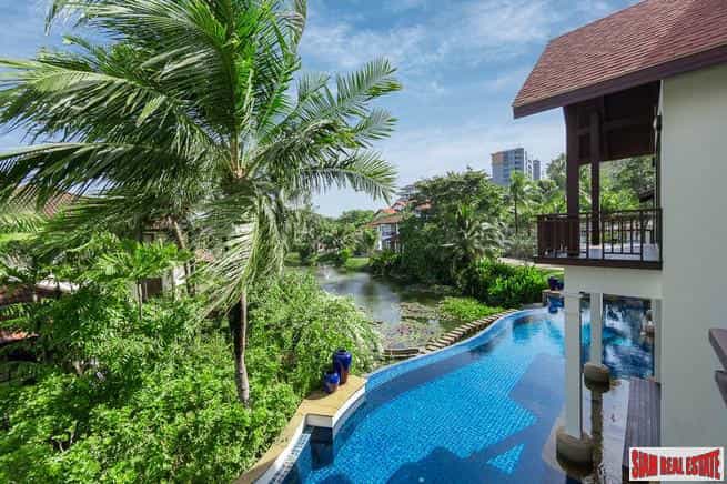 Condominium dans Ban Lum Fuang, Phuket 10025766