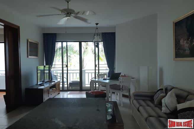 Condominium in Ban Choeng Thale, Phuket 10025841