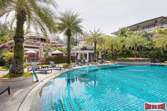 Condominium in Verbod Nop Pring, Phuket 10025850
