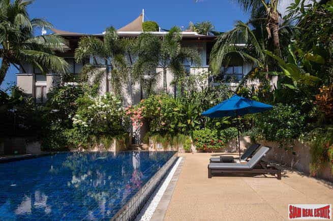 Condominium in Ban Bang Khu, Phuket 10025931