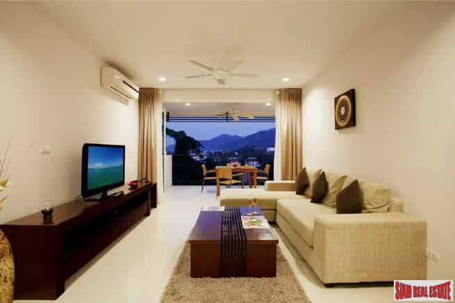 Condominium in Ban Lum Fuang, Phuket 10026077