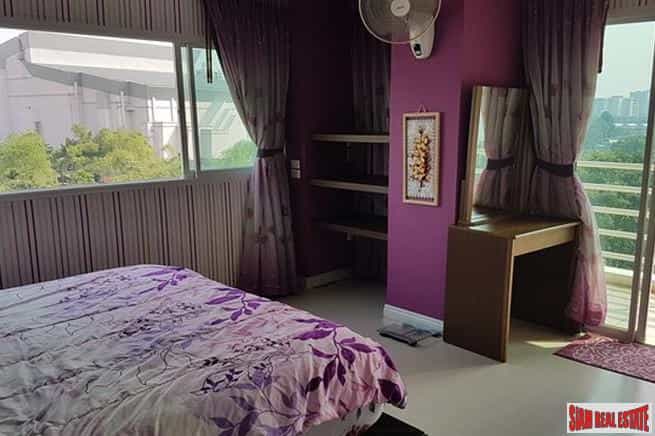 公寓 在 Huai Khwang, Bangkok 10026195