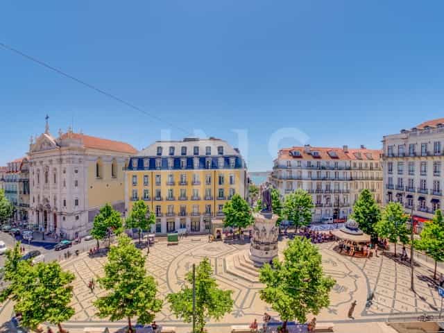 Condominium in Misericordia, Lisboa 10026239