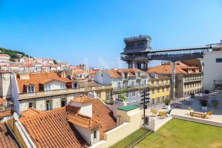 Condominium in Misericordia, Lisboa 10026239