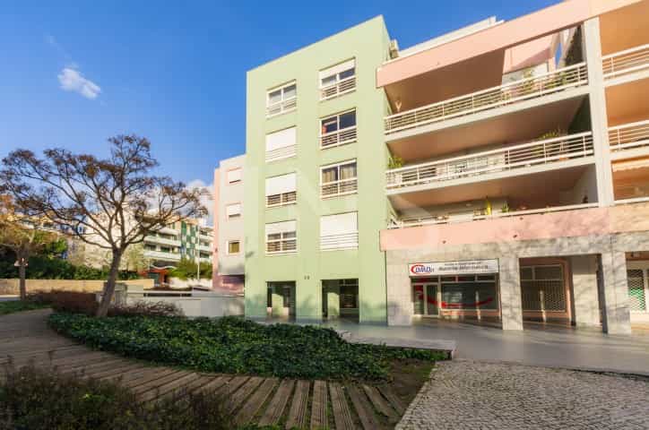 Condominium in Oeiras e Sao Juliao da Barra, Paco de Arcos e Caxias, Oeiras 10026250