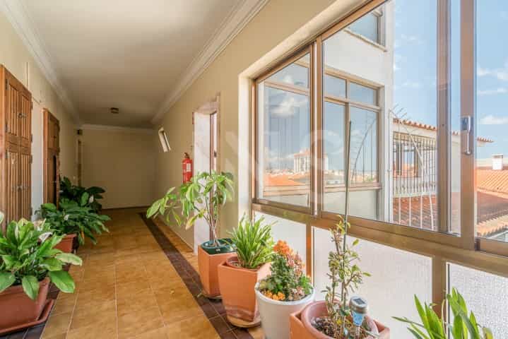 公寓 在 Carcavelos e Parede, Cascais 10026257