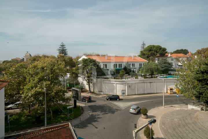 Condominium in Carcavelos e Parede, Cascais 10026299