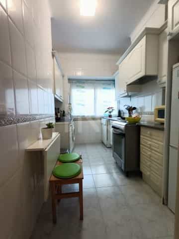 公寓 在 拉韋拉斯, 里斯本 10026319