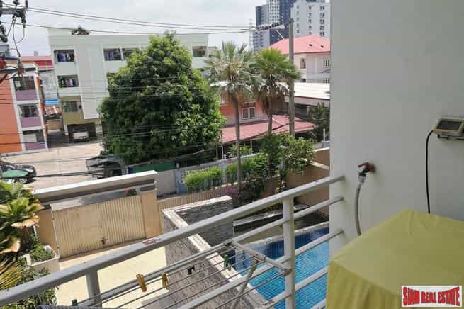 Condominium in Phra Ram 9, Bangkok 10026379