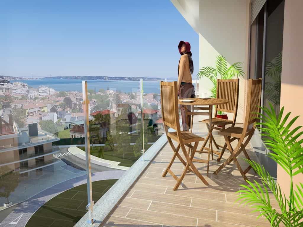 Condominium in Laveiras, Lisboa 10026430