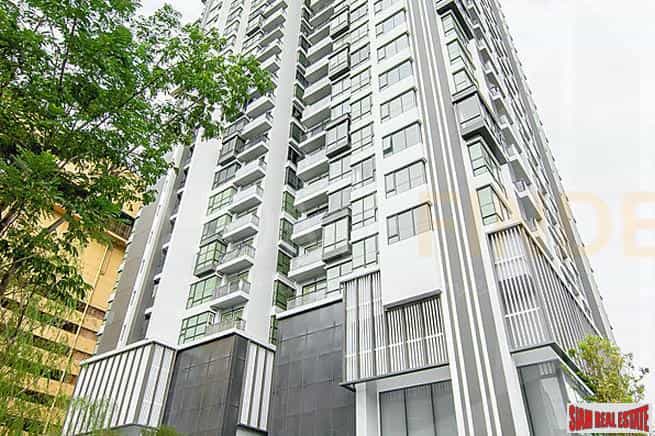 Condominium in Ekkamai, Bangkok 10026455