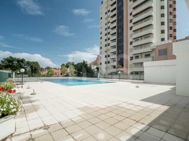 公寓 在 Cascais e Estoril, Cascais 10026654