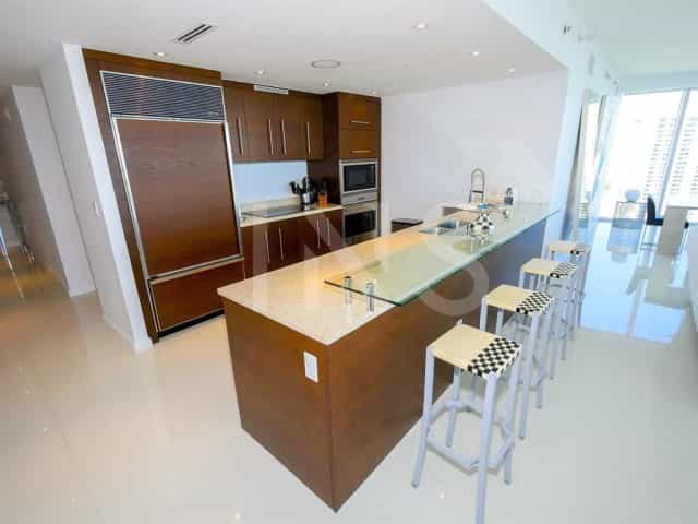 Condominium in Miami, Miami-Dade 10026888