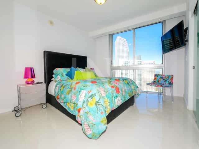Condominium in Miami, Miami-Dade 10026888