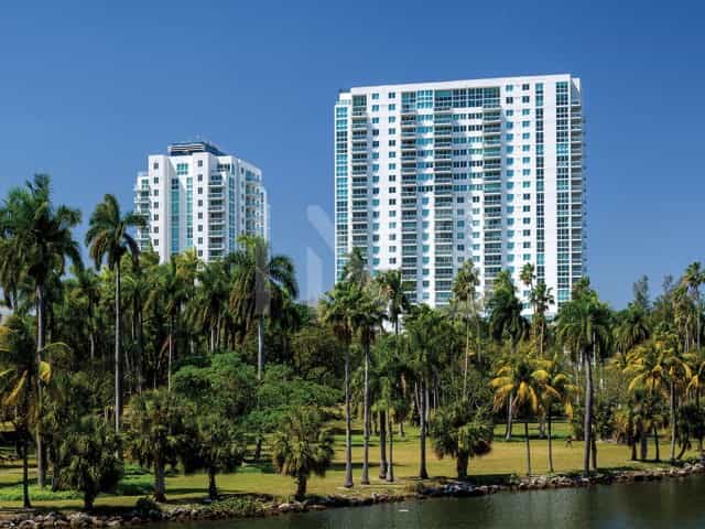 Condominium in South Miami, Miami-Dade 10026905