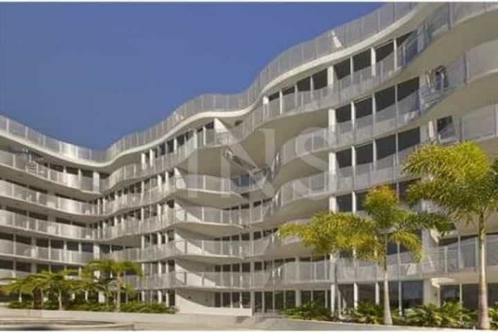 Condominium in South Miami, Miami-Dade 10026918