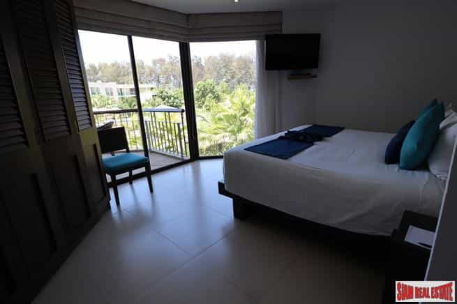 Condominium in Nai Yang, Phuket 10027576