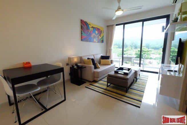 Condominium in Ban Choeng Thale, Phuket 10027676