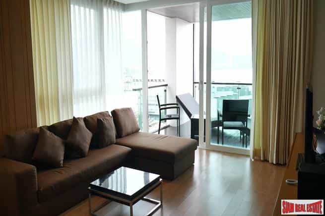 Condominium in Verbod Nakha, Phuket 10027698