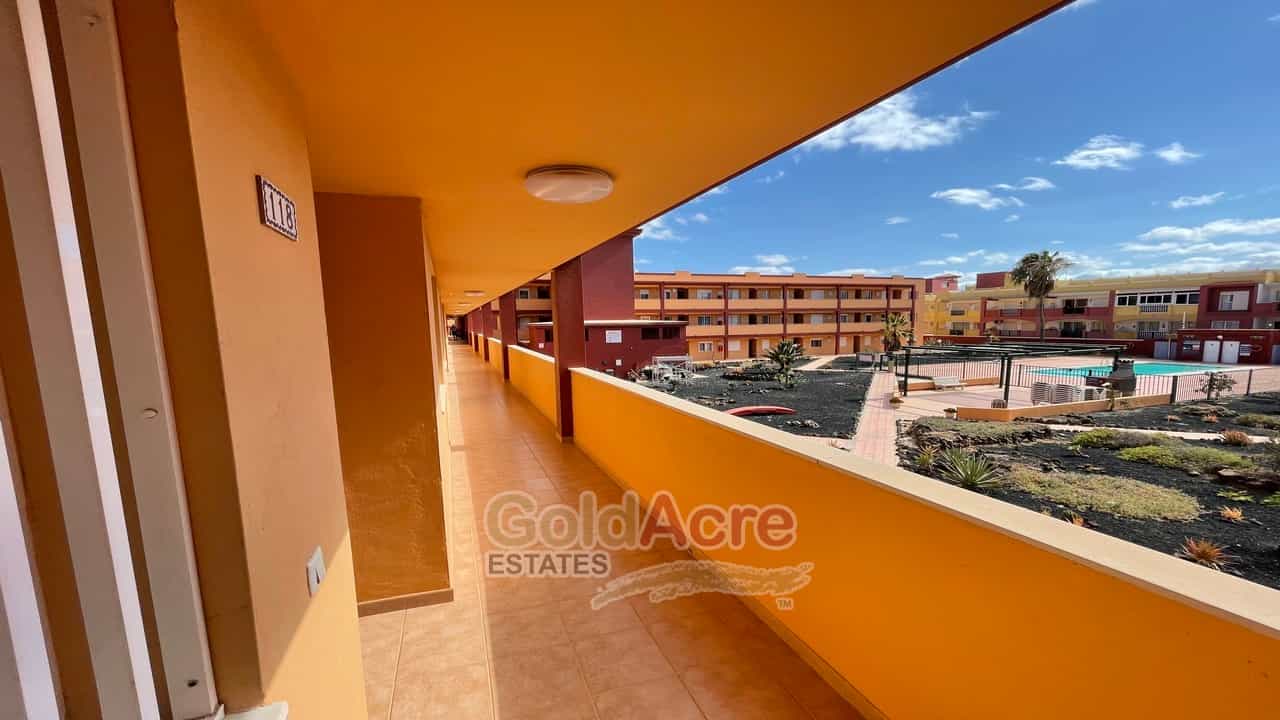 Condominium in Puerto del Rosario, Canary Islands 10027916