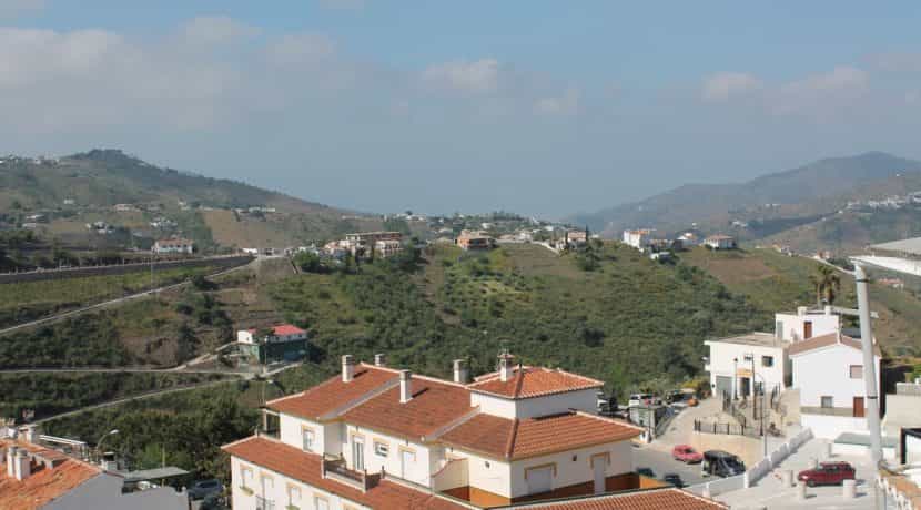 Condominium in Competa, Andalusia 10027998