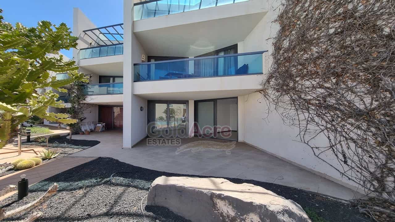 Condominium in La Oliva, Canary Islands 10028079