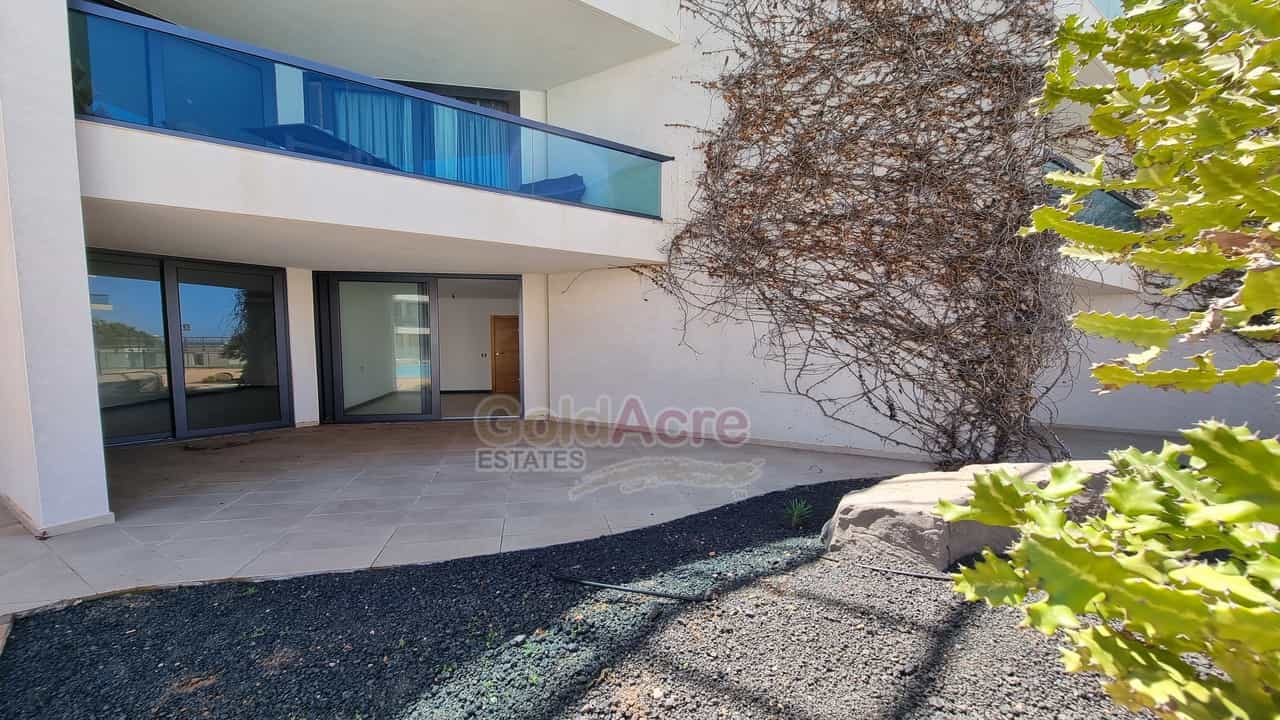 Condominium in La Oliva, Canary Islands 10028079