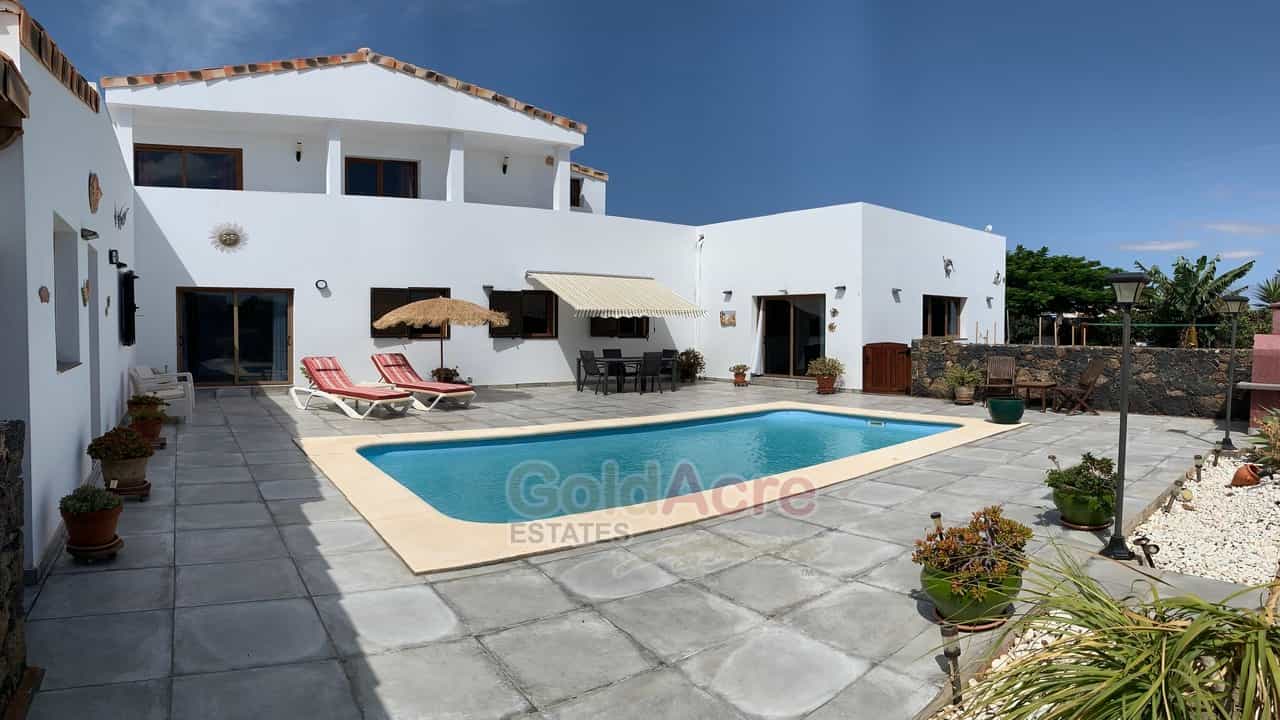 House in La Oliva, Canary Islands 10028159