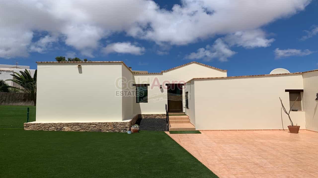 House in La Oliva, Canary Islands 10028192