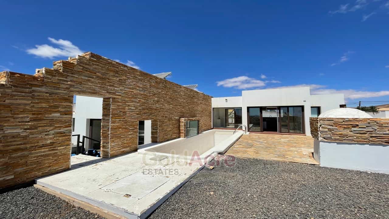 House in Tuineje, Canary Islands 10028197