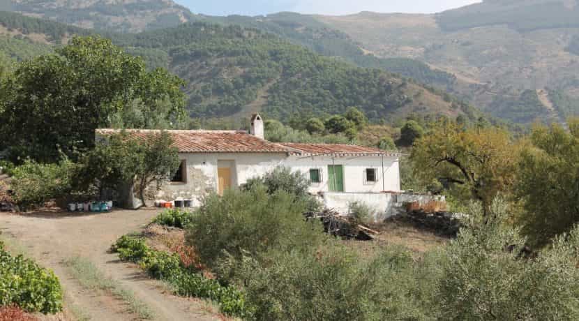 Talo sisään Canillas de Albaida, Andalusia 10028232