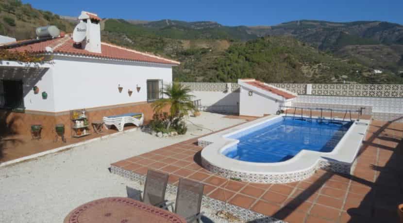 Будинок в Канільяс де Альбайда, Андалусія 10028244
