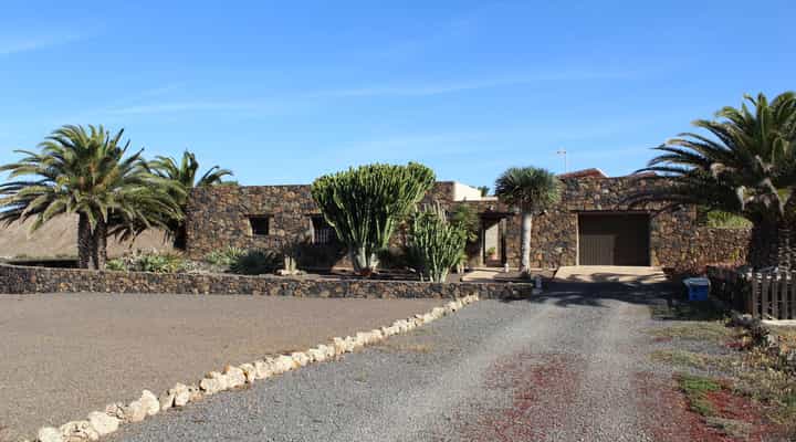 House in La Oliva, Canary Islands 10028372