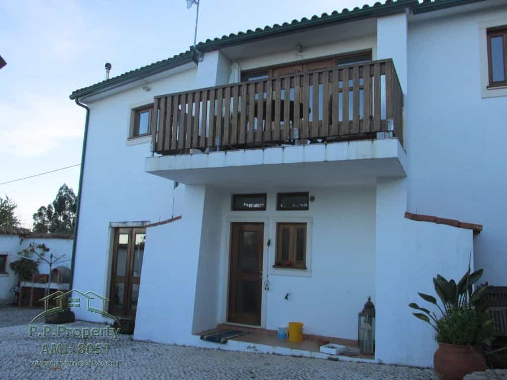 Dom w Miranda do Corvo, Coimbra 10028657