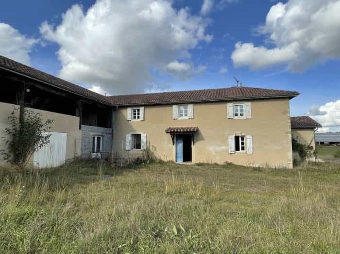 Condominium in Seissan, Occitanie 10028912