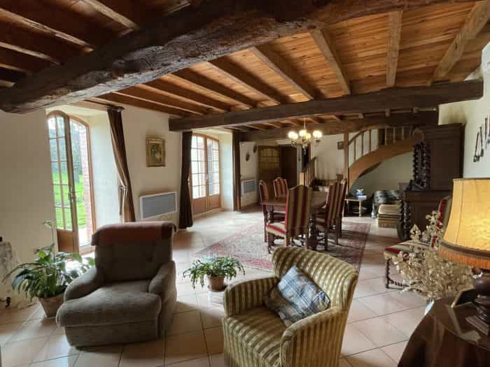 жилой дом в Seissan, Midi-Pyrenees 10028935