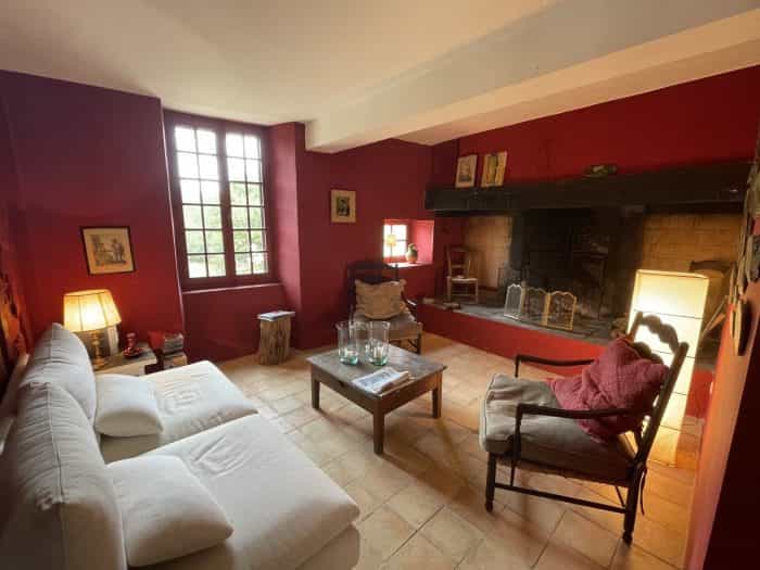Dom w Trie-sur-Baise, Midi-Pyrenees 10028944