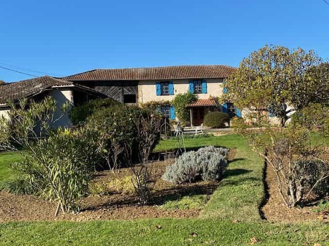 Будинок в Castelnau-Magnoac, Midi-Pyrenees 10028952