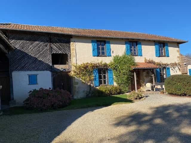 房子 在 Castelnau-Magnoac, Midi-Pyrenees 10028952