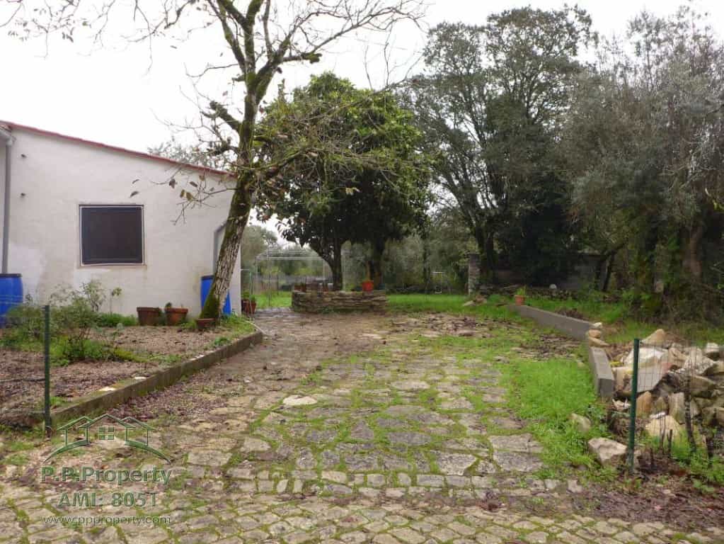بيت في Alvaiazere, Leiria 10029016
