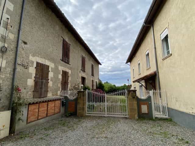 Condominium in Martres-Tolosane, Occitanië 10029102