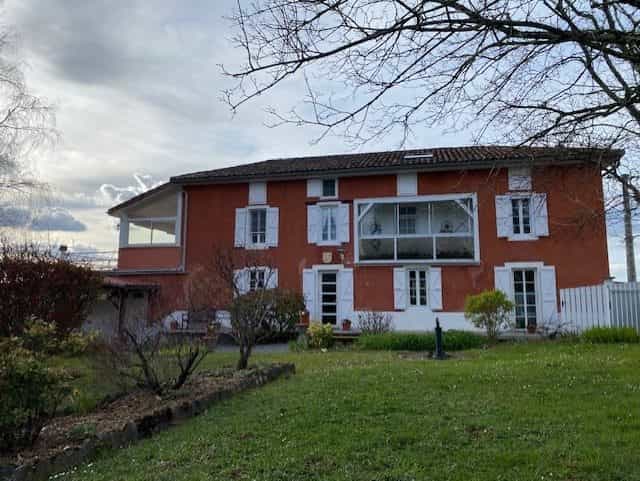 Hus i Aspet, Midi-Pyrenees 10029145