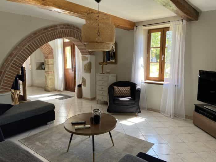rumah dalam Mirande, Occitanie 10029148