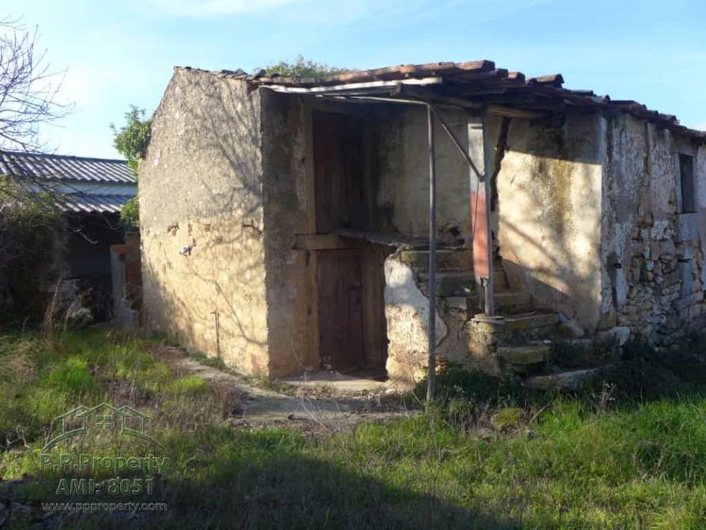 жилой дом в Феррейра-ду-Зезере, Сантарен 10029153