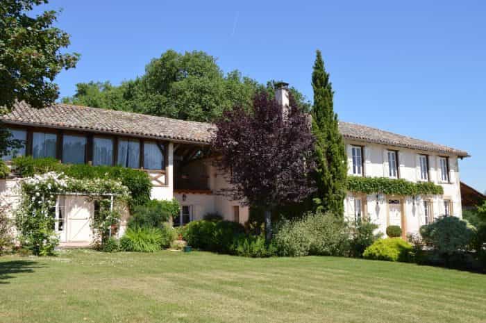 House in L'Isle-en-Dodon, Midi-Pyrenees 10029181