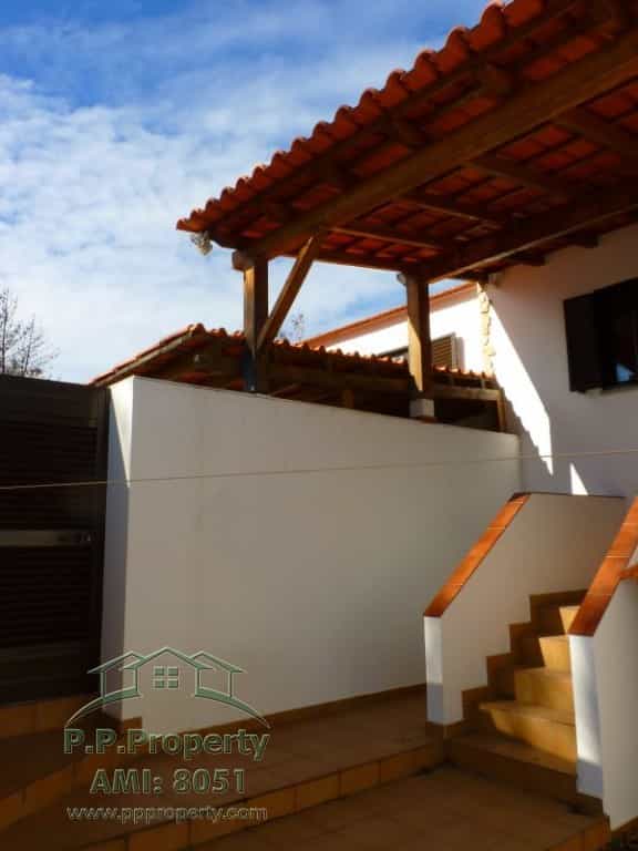 жилой дом в Pedrogao Grande, Leiria 10029292
